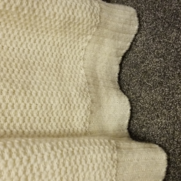 American Eagle Colorful Snowflake Sweater - Picture 7 of 8